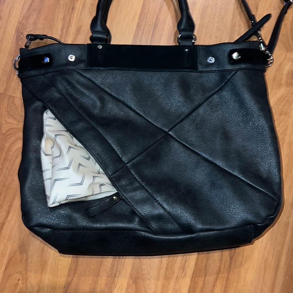 MODA LUXE CROSSBODY BAG!🖤🖤 - Picture 8 of 8